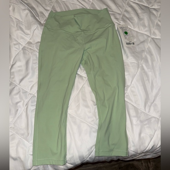 Brand new with tag Lululemon Size 10 leggings - Picture 3 of 3